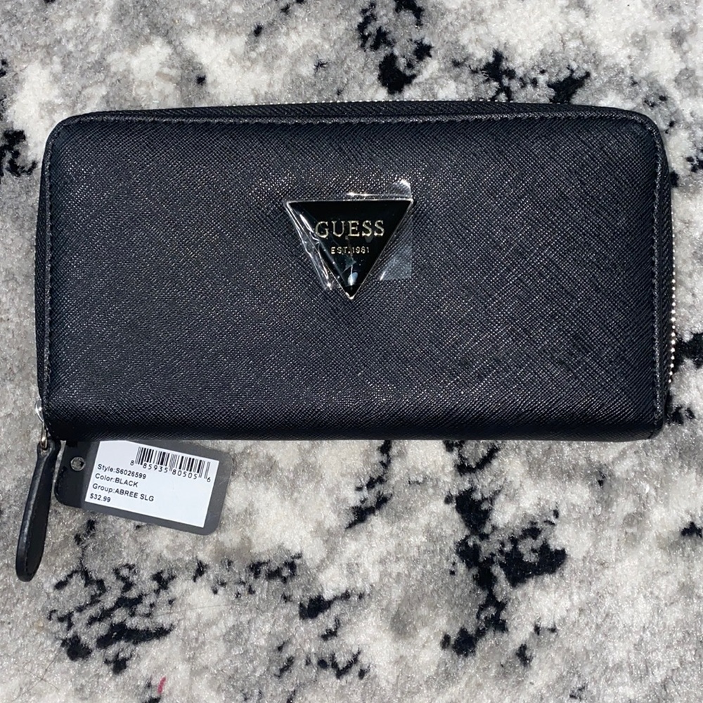New with tags wallet guesss